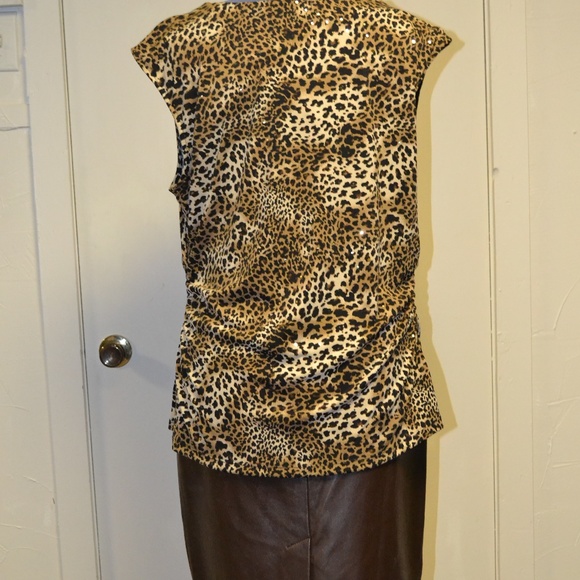 Ladies Top - Picture 3 of 3